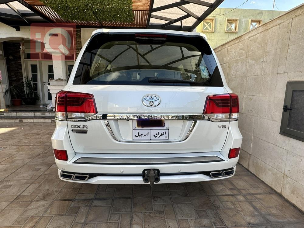تۆیۆتا لاند کروزەر
